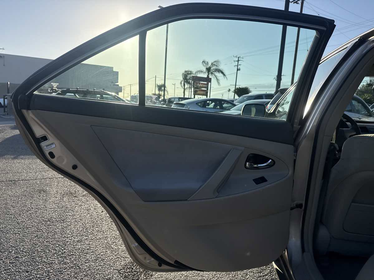 Used 2007 Toyota Camry CE FWD image 10