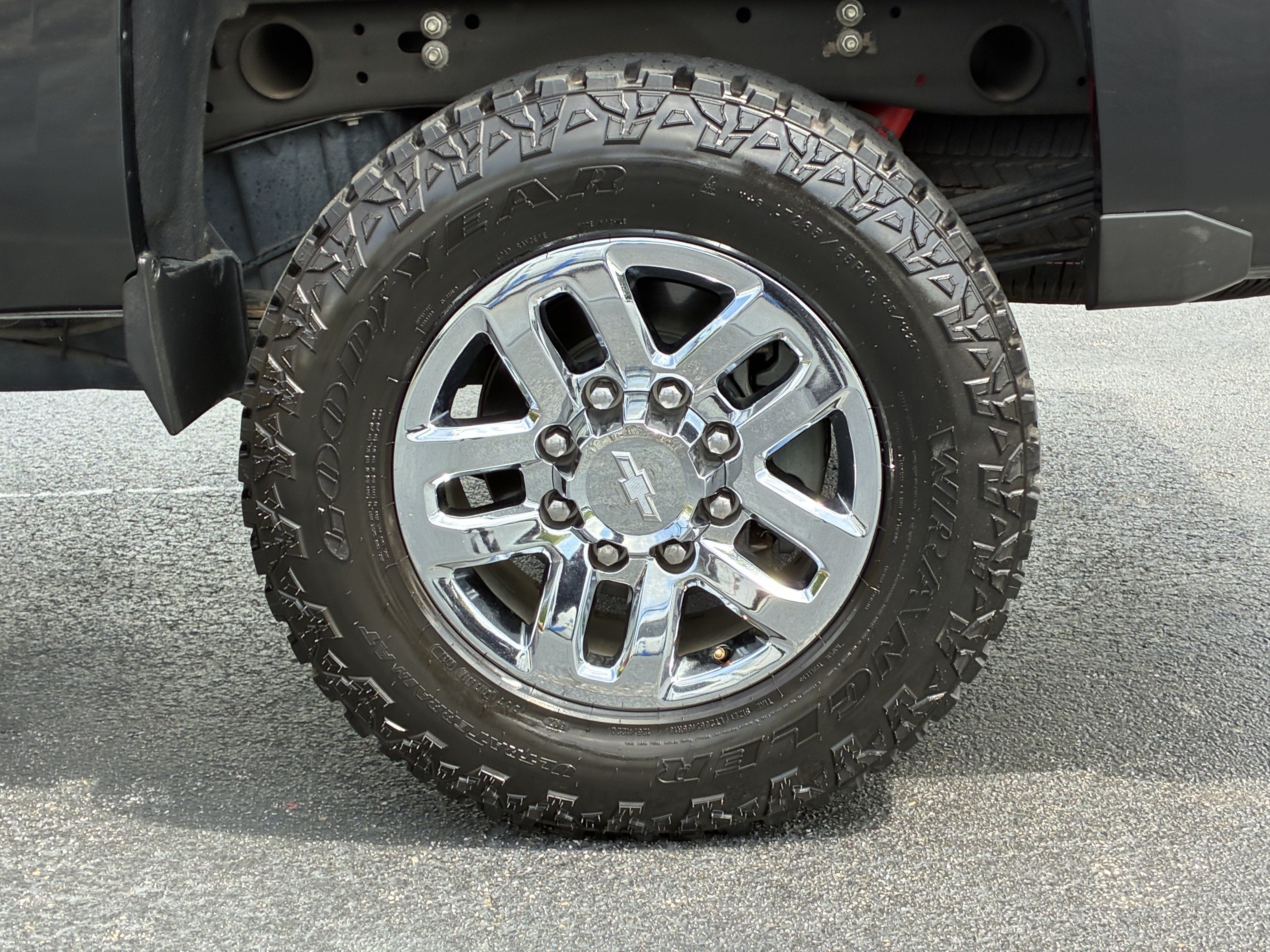 Used 2015 Chevrolet Silverado 2500 LTZ AWD/4WD image 10