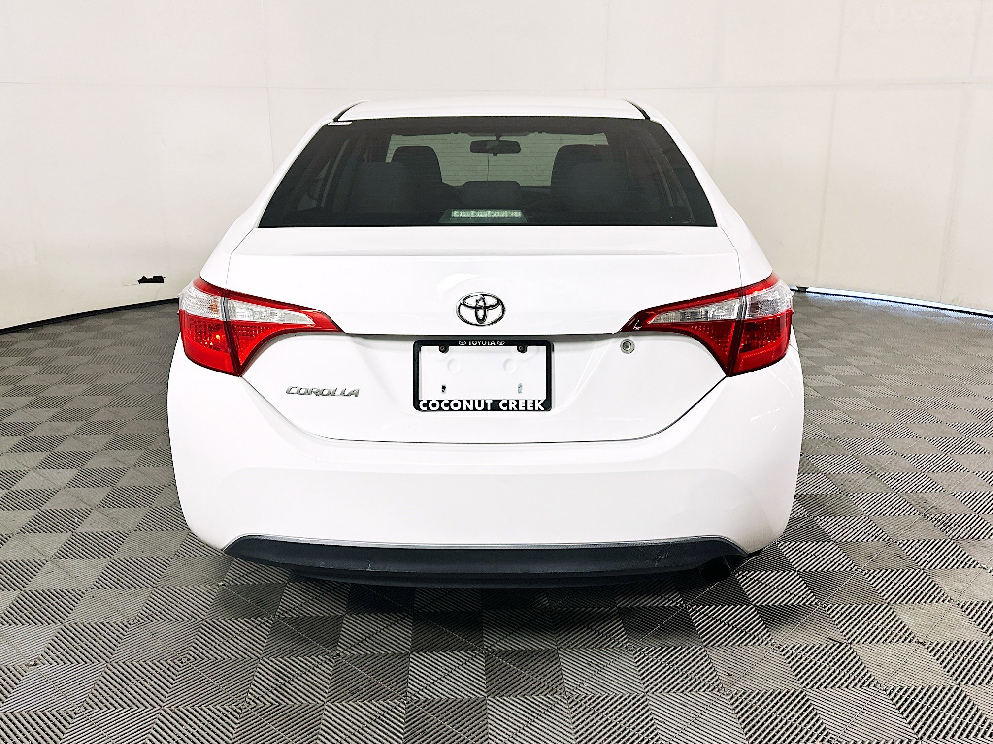 Used 2015 Toyota Corolla L FWD image 4
