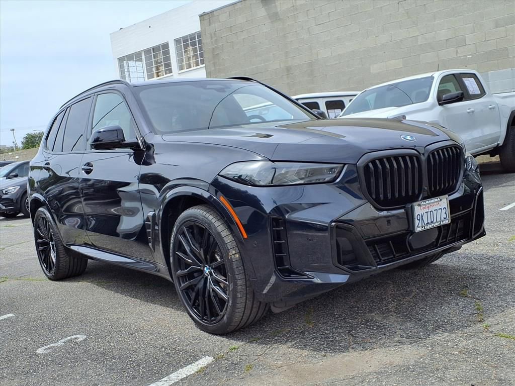 Used 2024 BMW X5 xDrive40i w/ M Sport Package AWD/4WD image 3