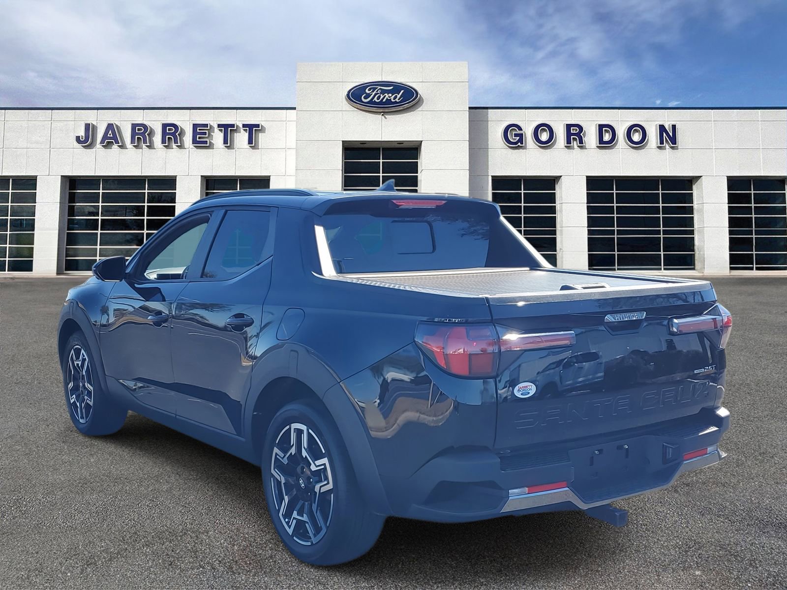 Used 2025 Hyundai Santa Cruz Limited image 3