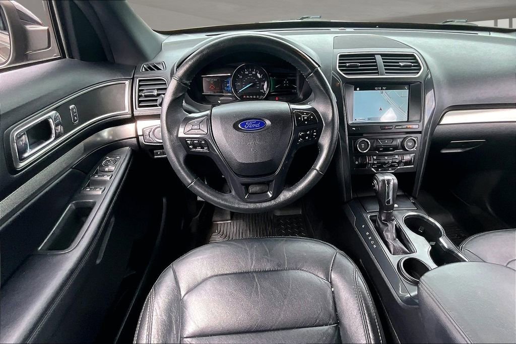 Used 2018 Ford Explorer XLT w/ Equipment Group 202A FWD image 8