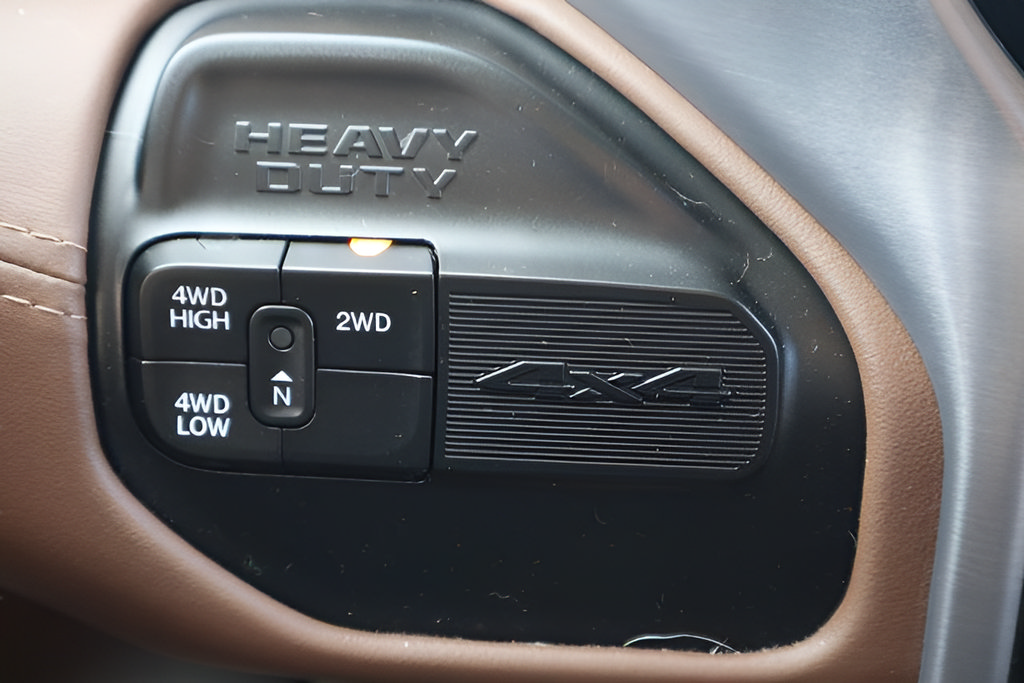 Used 2024 RAM 3500 Limited AWD/4WD image 20