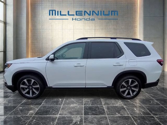 Certified 2023 Honda Pilot Elite image 2