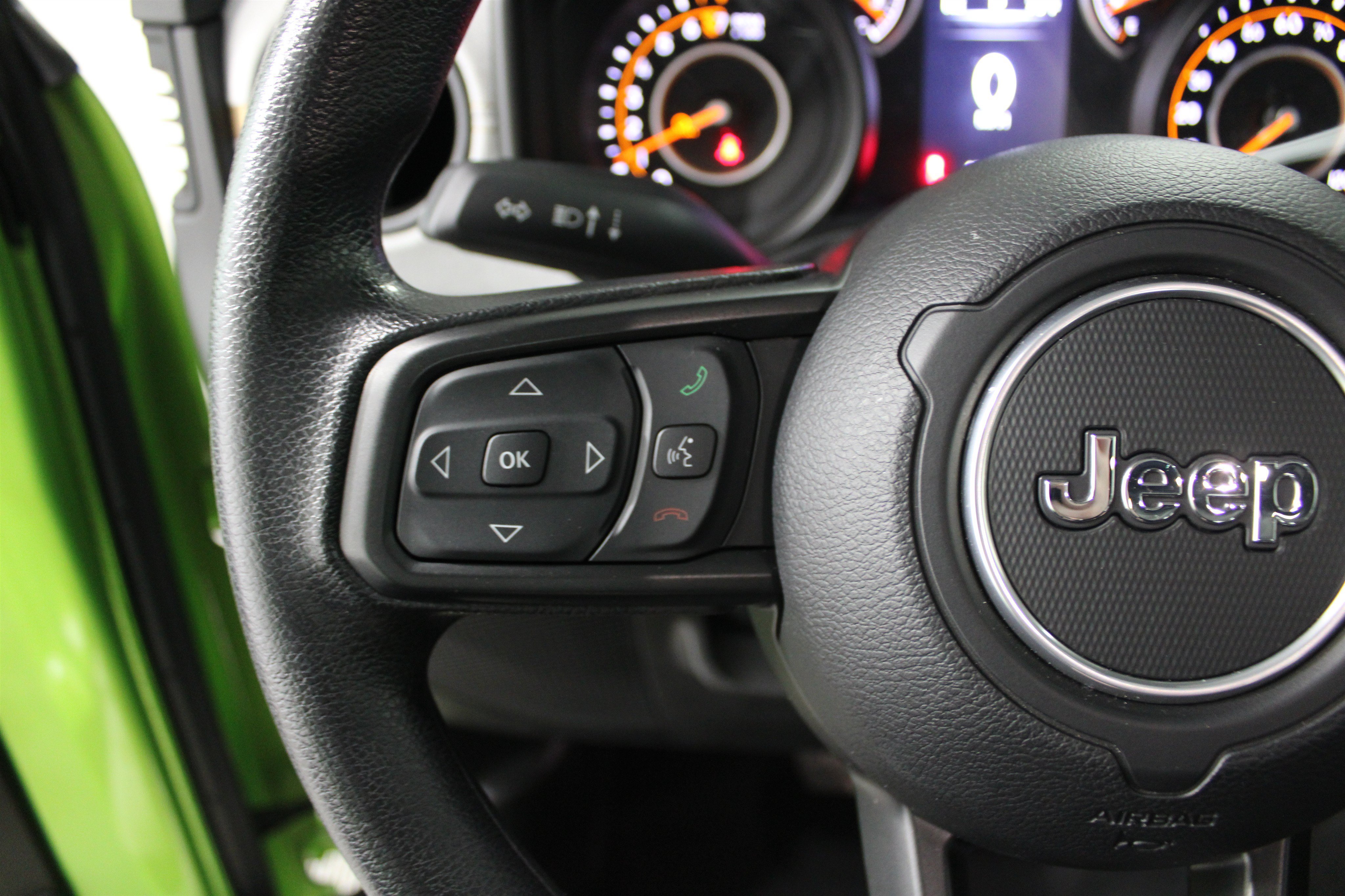 Used 2025 Jeep Gladiator Sport AWD/4WD image 11