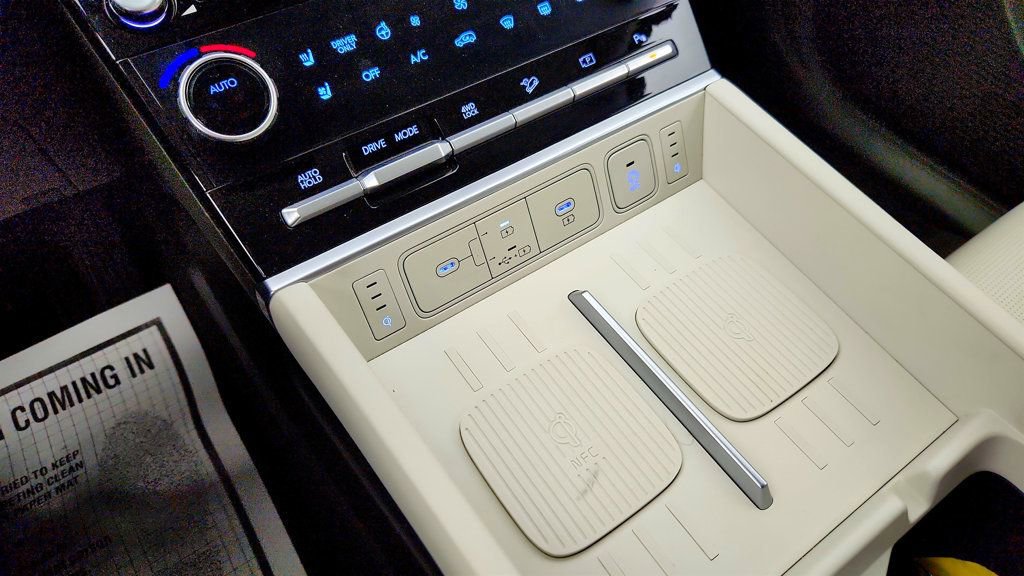 Used 2025 Hyundai Santa Fe Calligraphy image 17