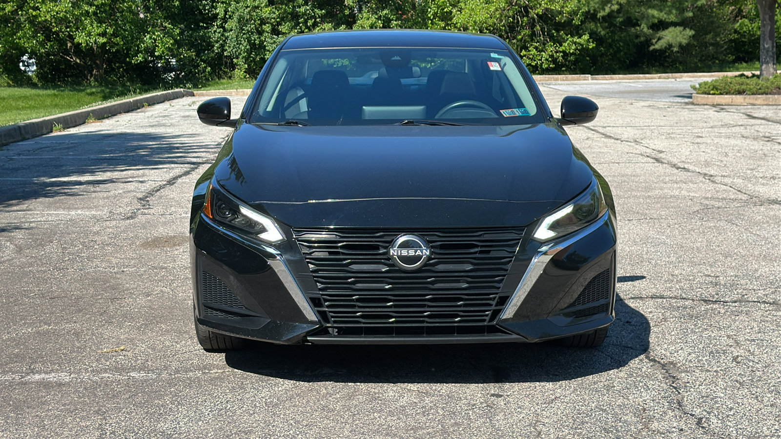 Certified 2024 Nissan Altima 2.5 SV w/ SV Premium Package AWD/4WD image 3