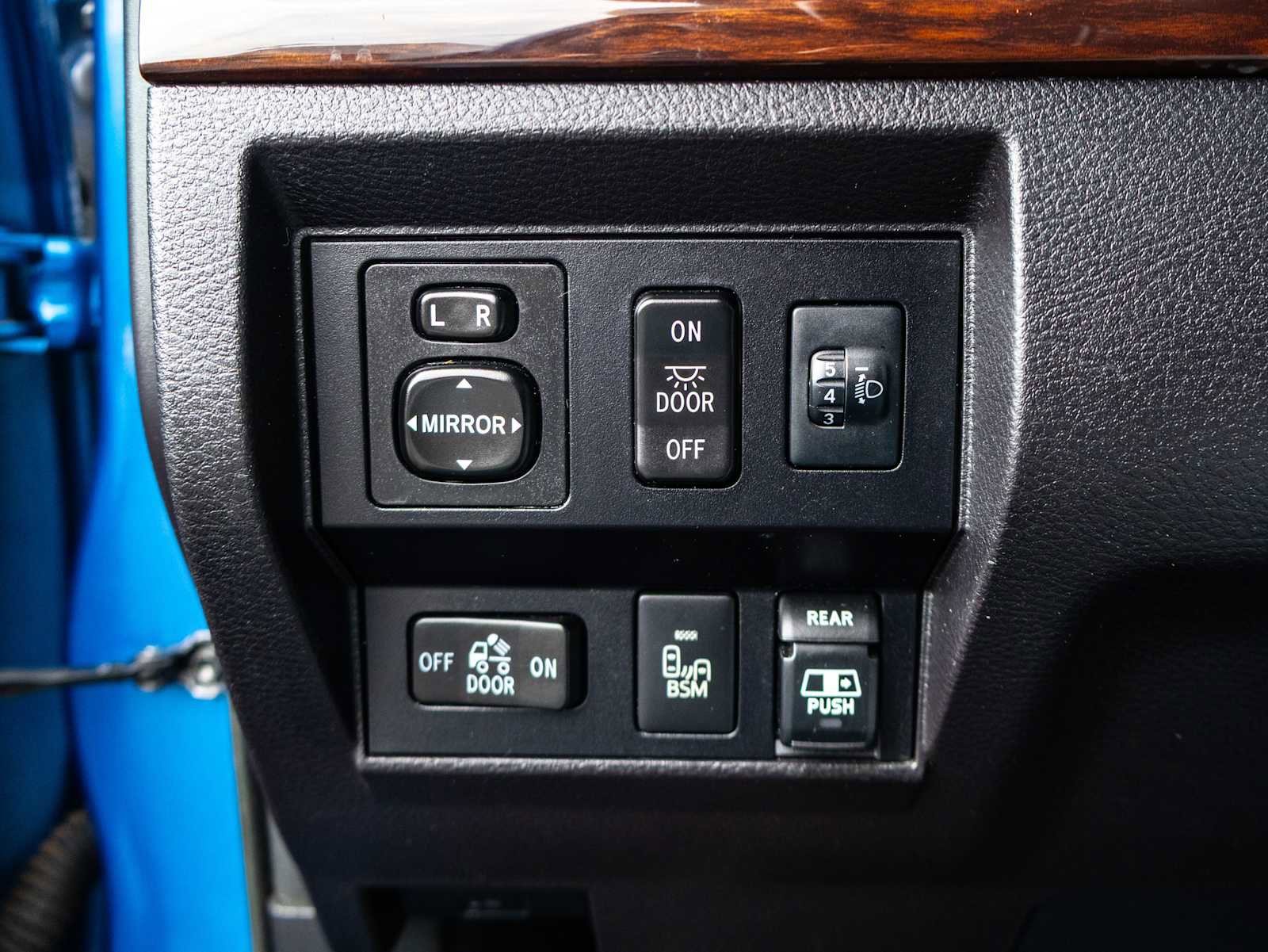 Used 2016 Toyota Tundra Limited w/ Limited Premium Package AWD/4WD image 43