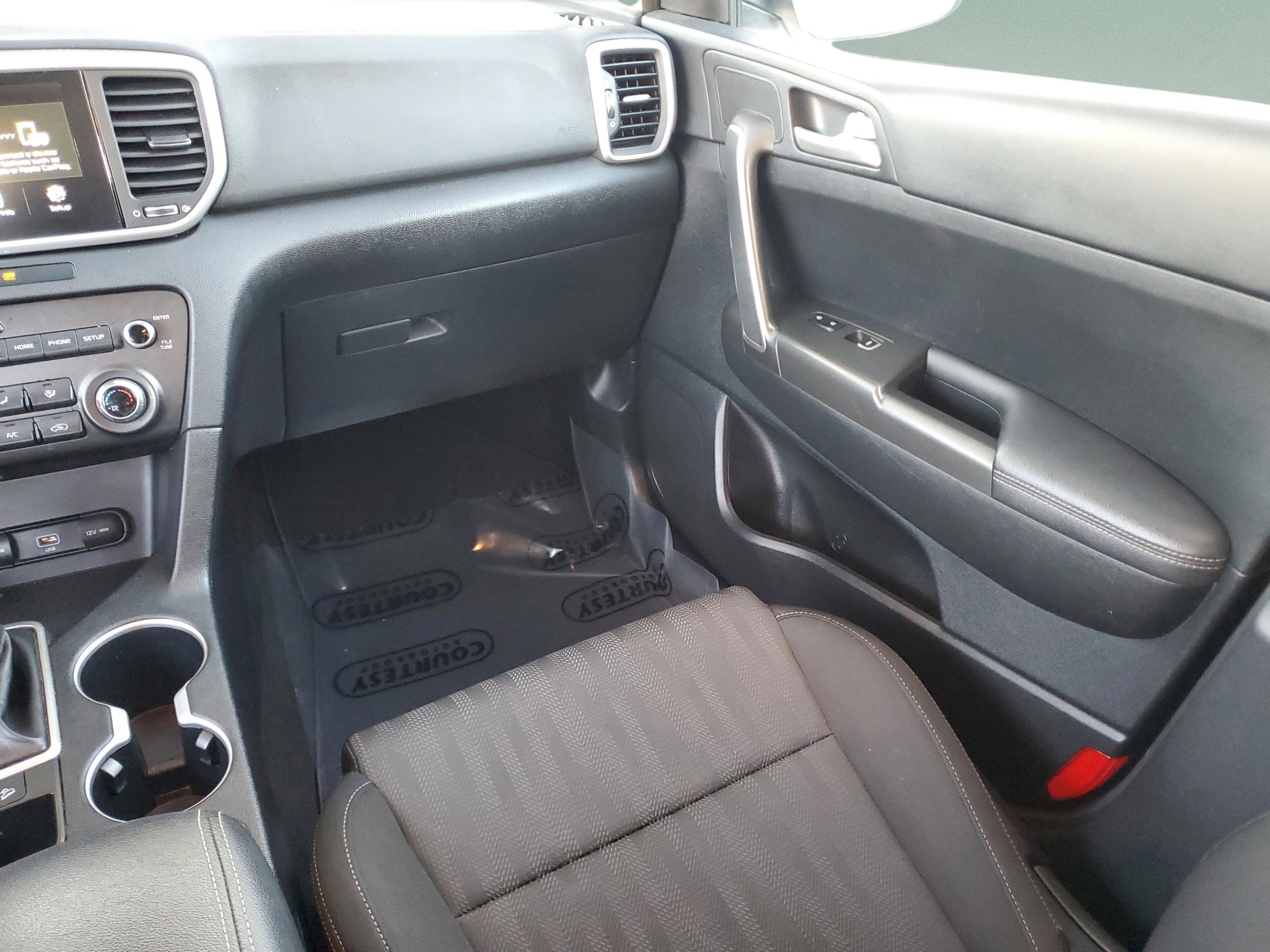 Used 2022 Kia Sportage LX image 15