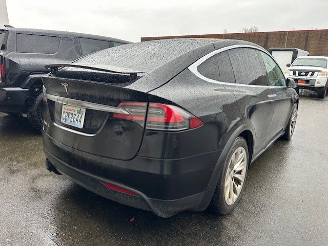 Used 2016 Tesla Model X 75D image 4