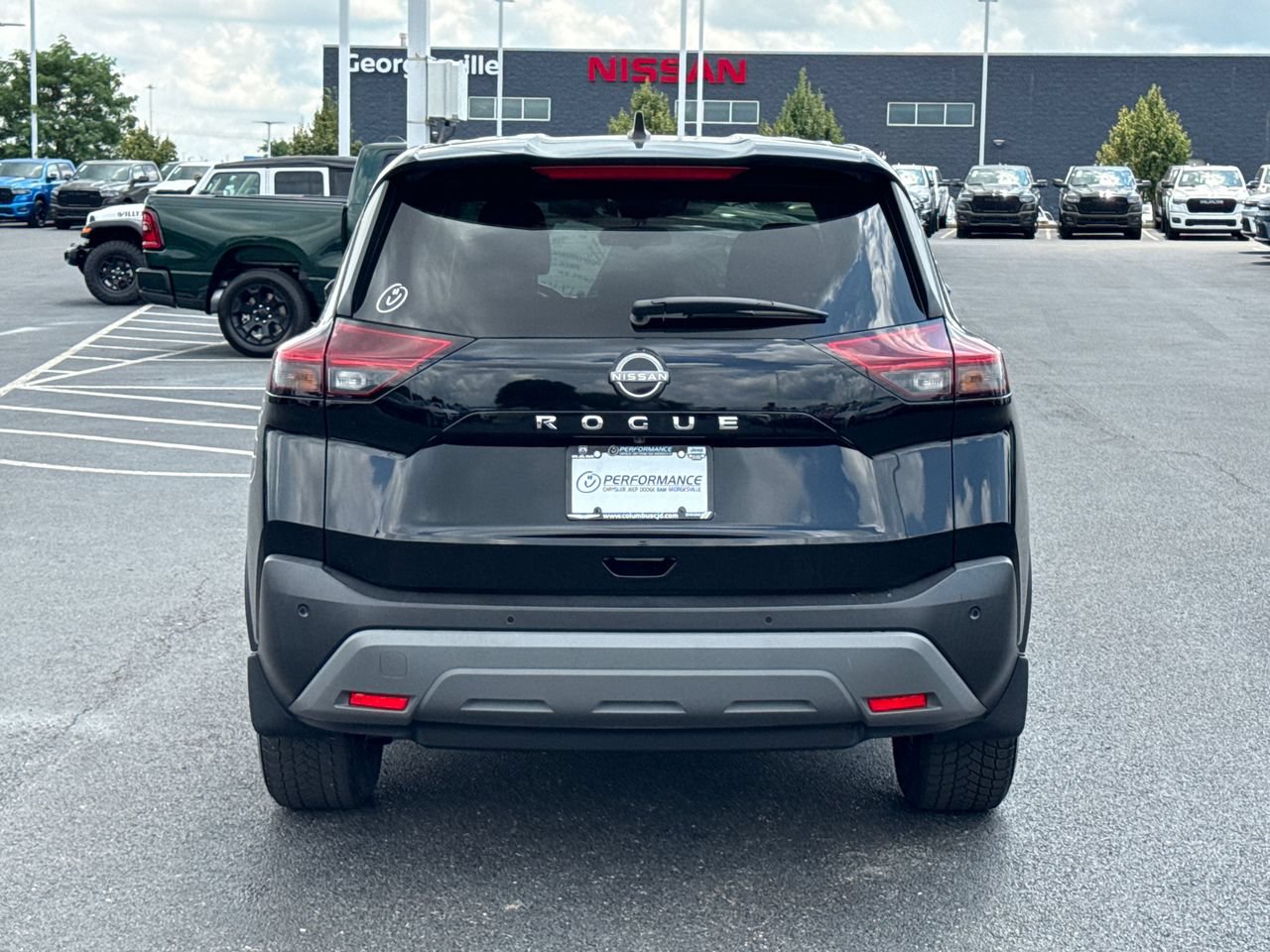 Used 2022 Nissan Rogue S FWD image 4