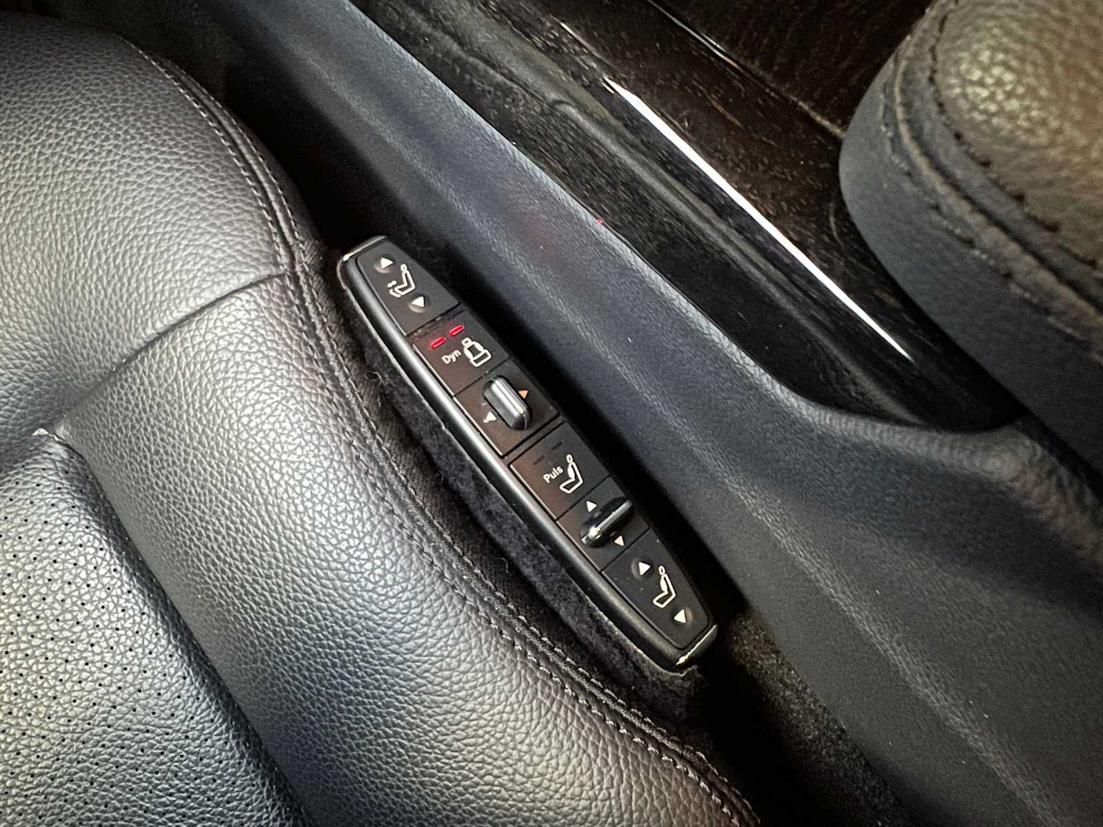 Used 2012 Mercedes-Benz E 350 4MATIC Sedan image 34