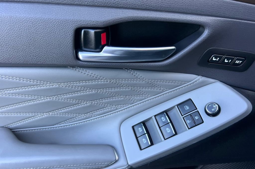 Certified 2022 Toyota Avalon Limited w/ Advanced Safety Package image 13