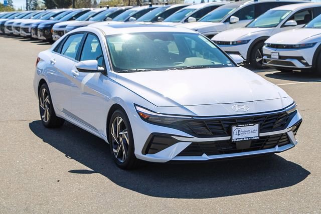 New 2025 Hyundai Elantra SEL image 6