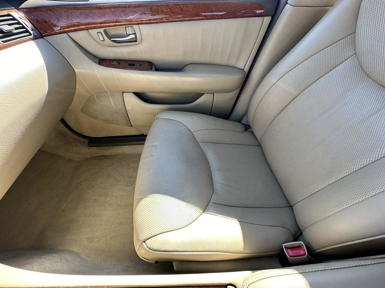 Used 2006 Lexus LS 430 w/ Modern Luxury Pkg RWD image 24