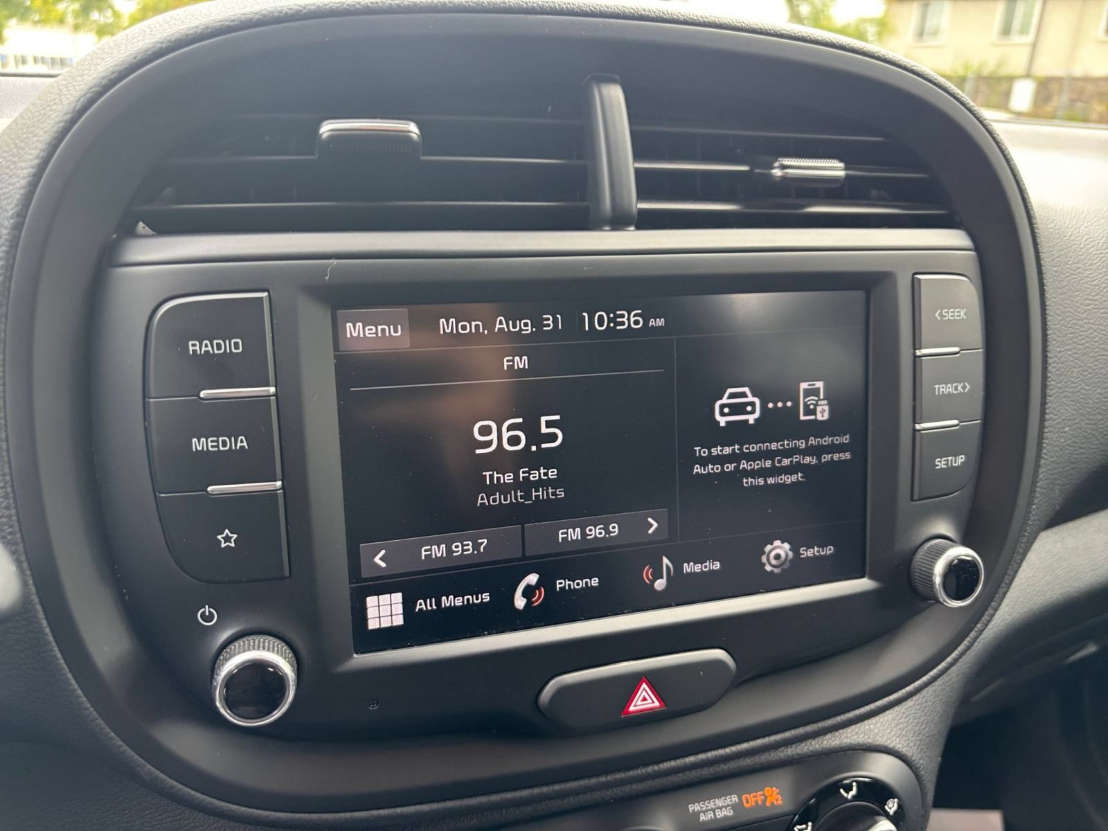 Used 2025 Kia Soul LX w/ LX Technology Package FWD image 16