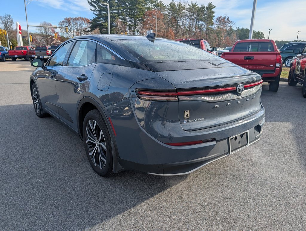 Used 2025 Toyota Crown XLE image 3