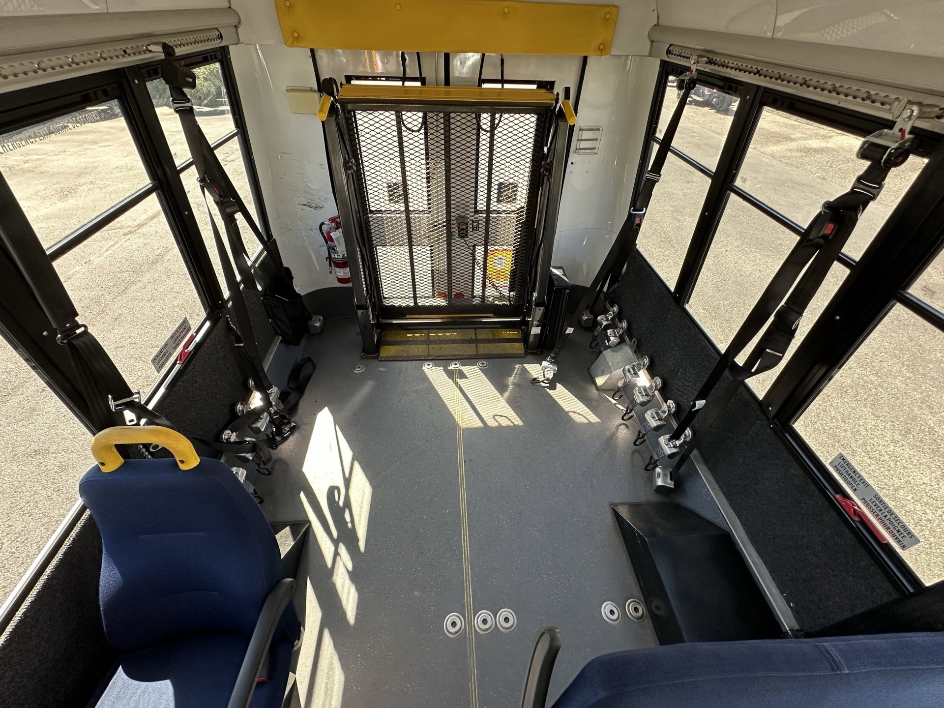 Used 2014 Chevrolet Express 3500 image 6