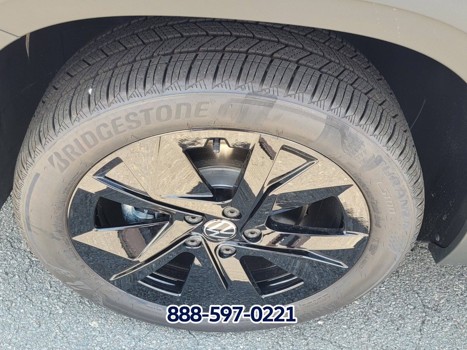 New 2025 Volkswagen Taos SE image 21