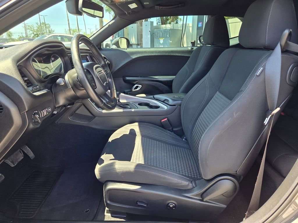 Used 2019 Dodge Challenger SXT RWD image 10