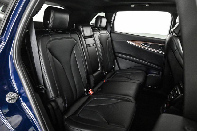 Used 2019 Lincoln Nautilus Reserve image 21