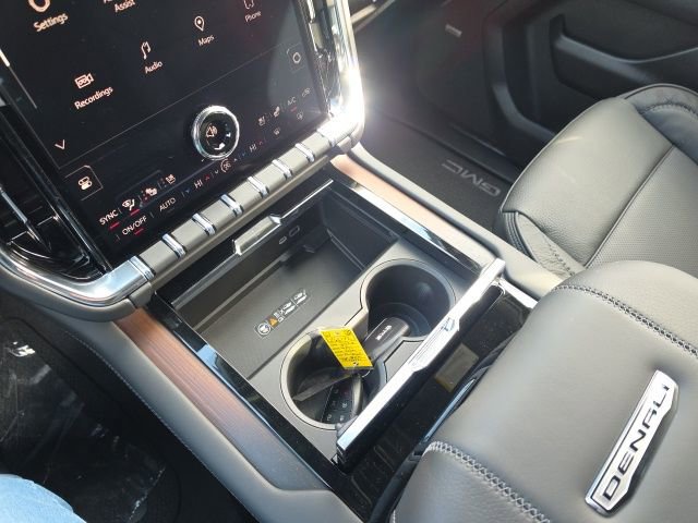 New 2026 GMC Yukon XL Denali w/ Denali Reserve Package image 17