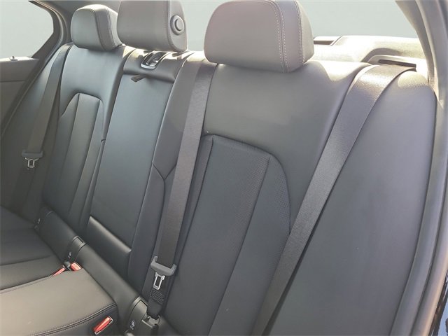 Used 2025 BMW 330i Sedan image 14