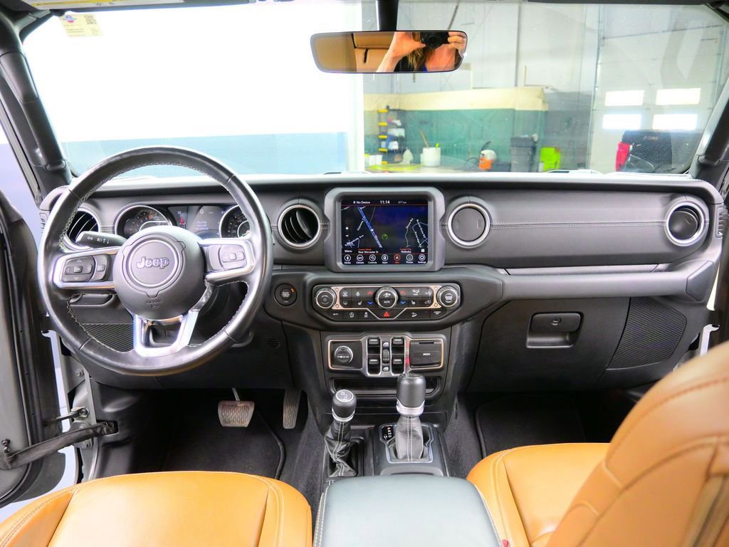 Used 2022 Jeep Wrangler Unlimited Sahara w/ Cold Weather Group image 11