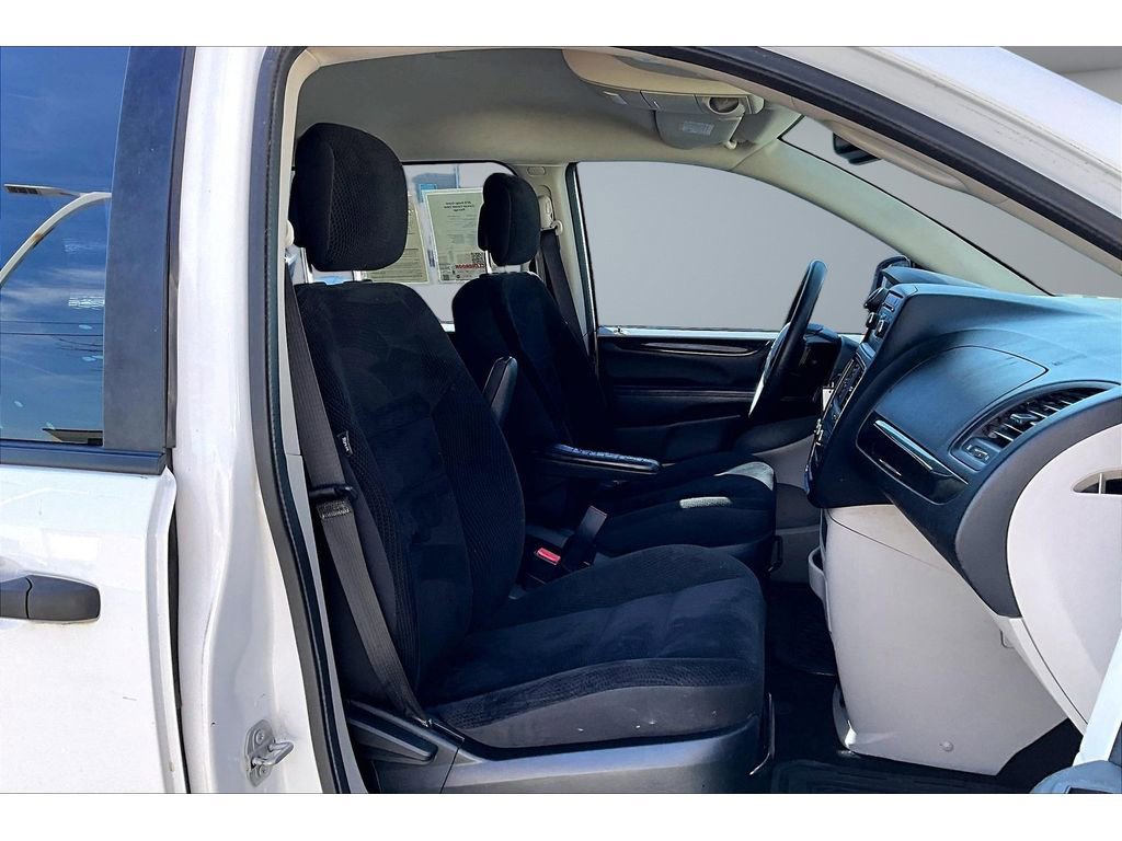 Used 2018 Dodge Grand Caravan w/ UConnect Hands-Free Group image 8