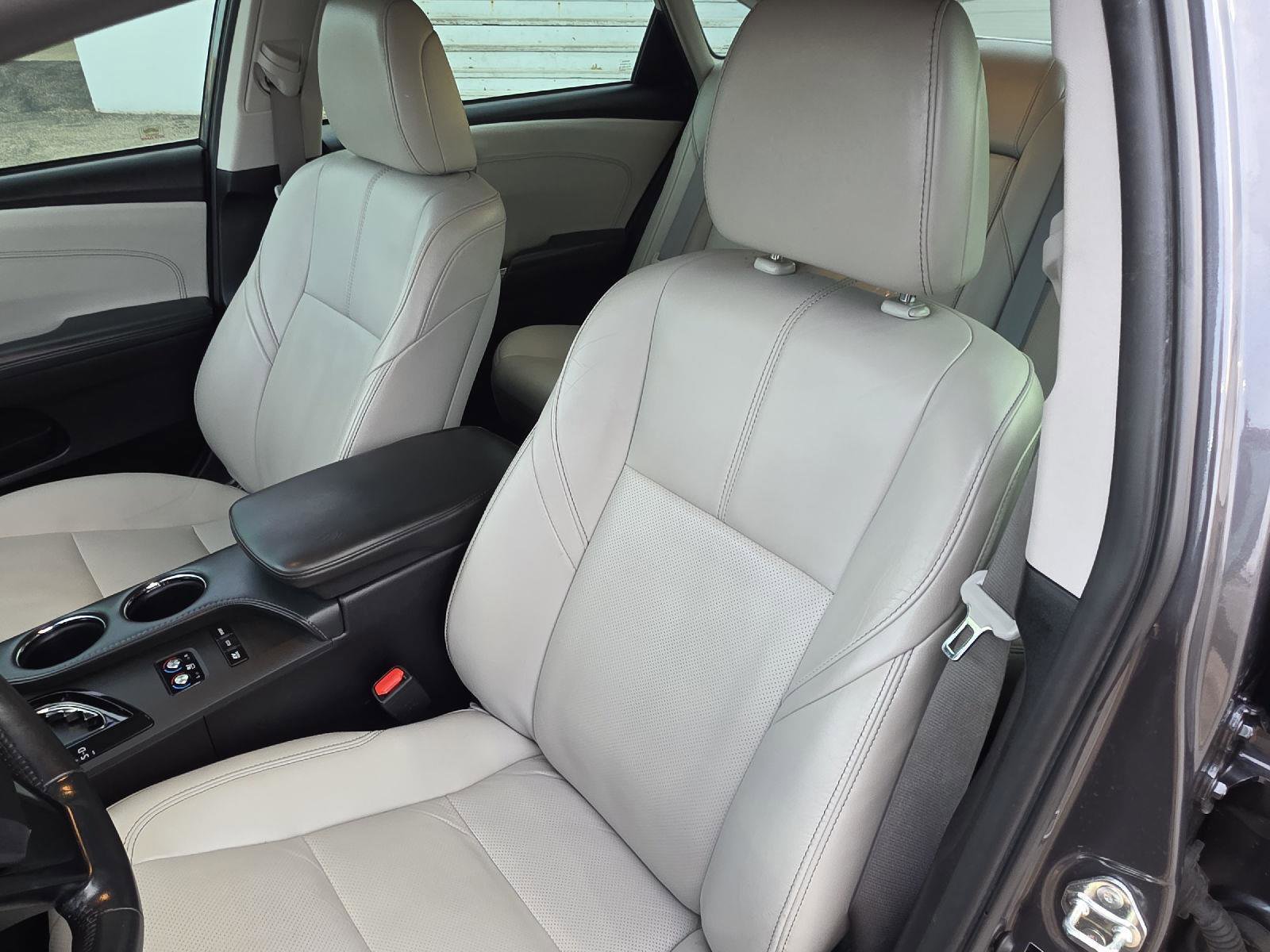 Used 2018 Toyota Avalon Limited image 41