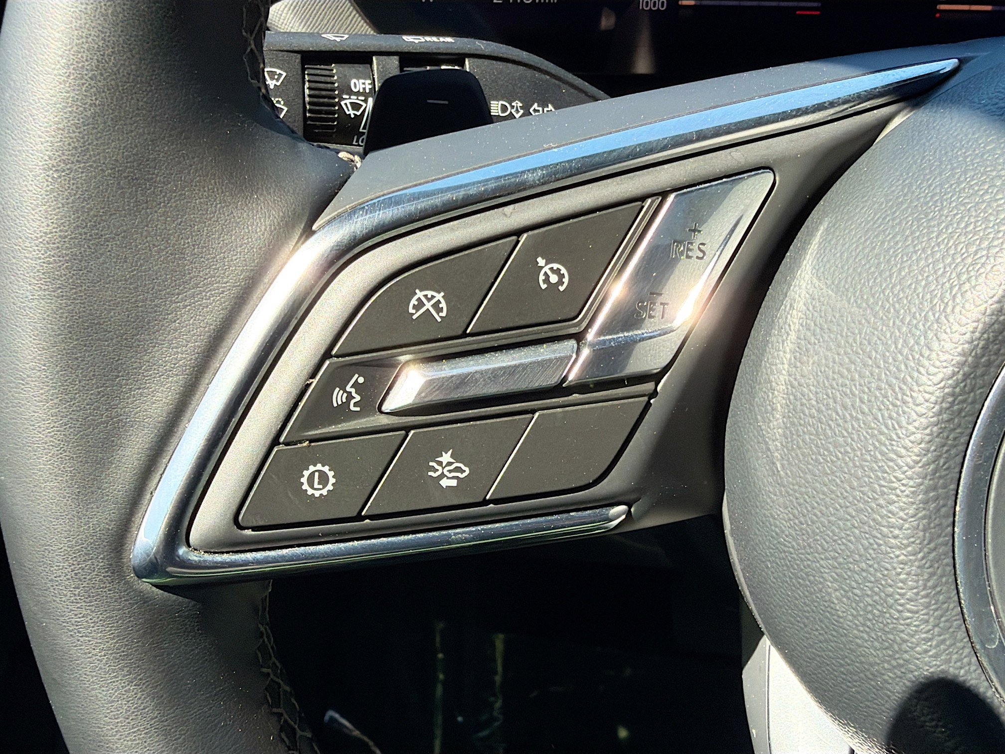 Used 2025 Buick Enclave Sport Touring image 37