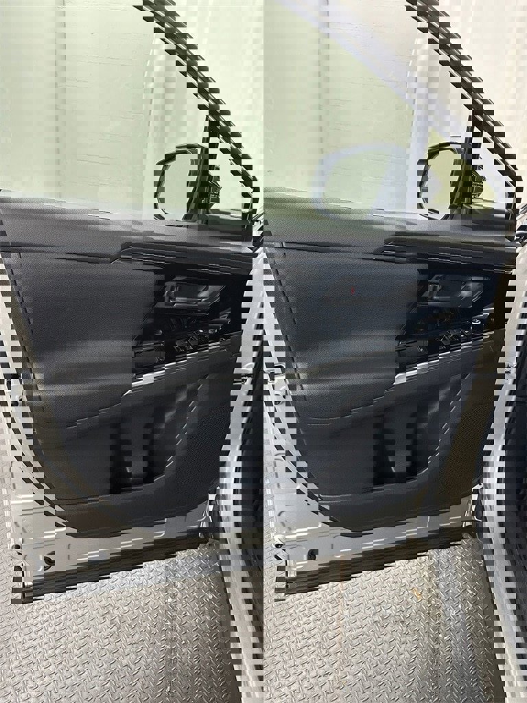 Used 2023 Toyota bZ4X Limited image 9