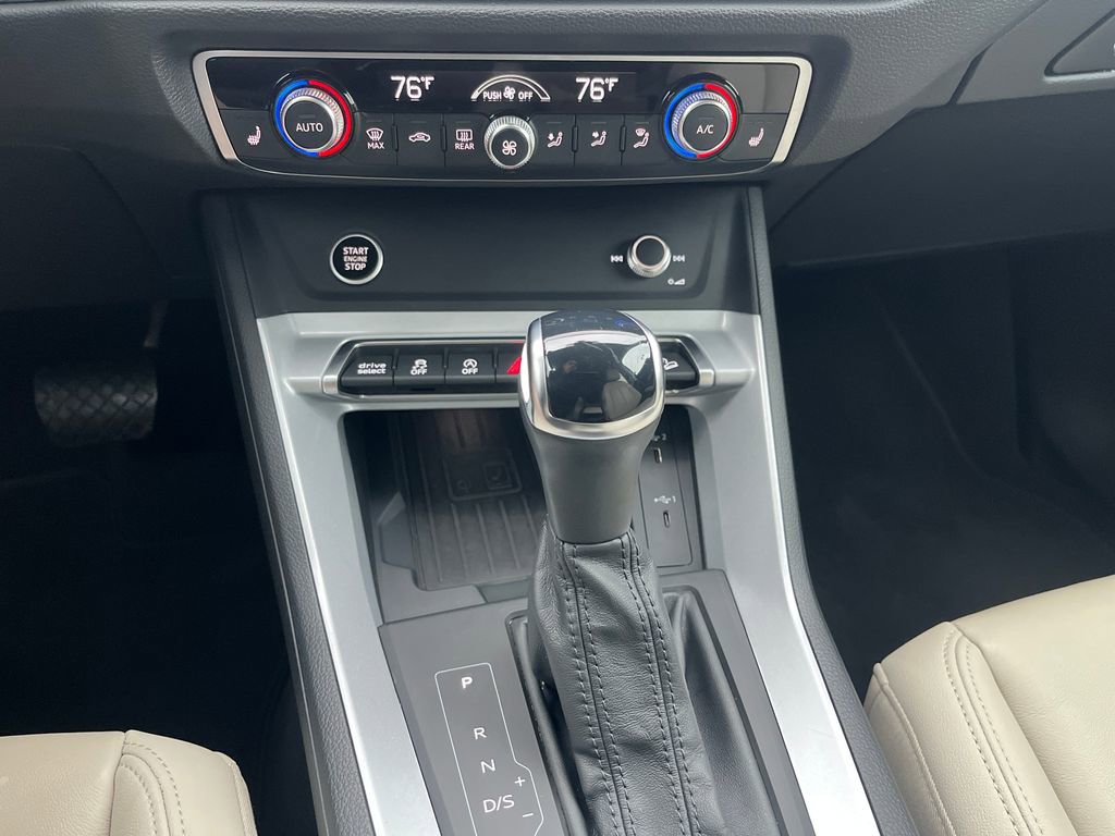 Used 2024 Audi Q3 2.0T Premium image 18