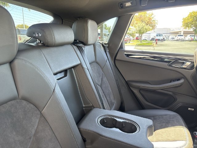 Used 2021 Porsche Macan S AWD/4WD image 16