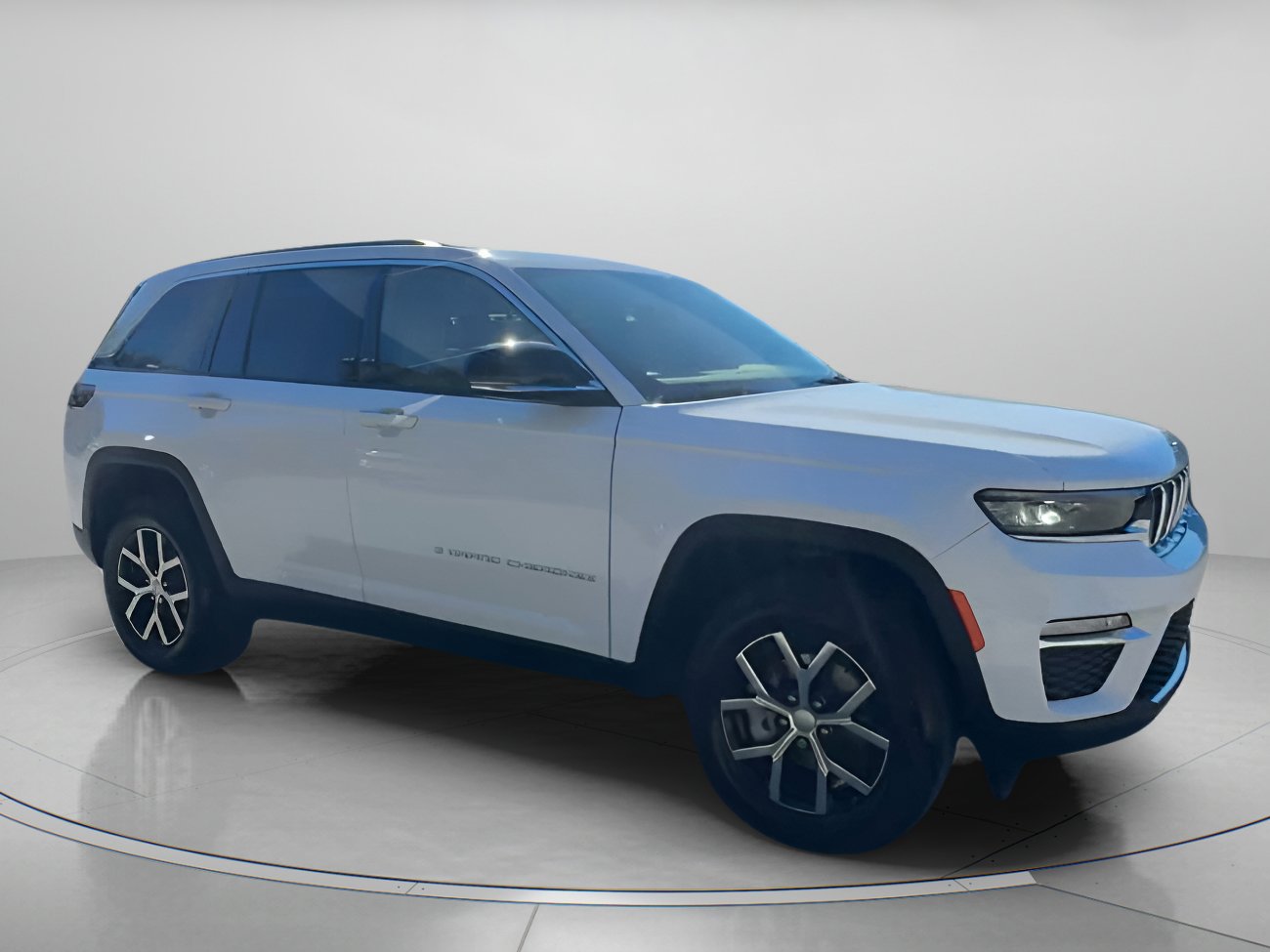 Used 2025 Jeep Grand Cherokee Limited w/ Trailer Tow Package image 35