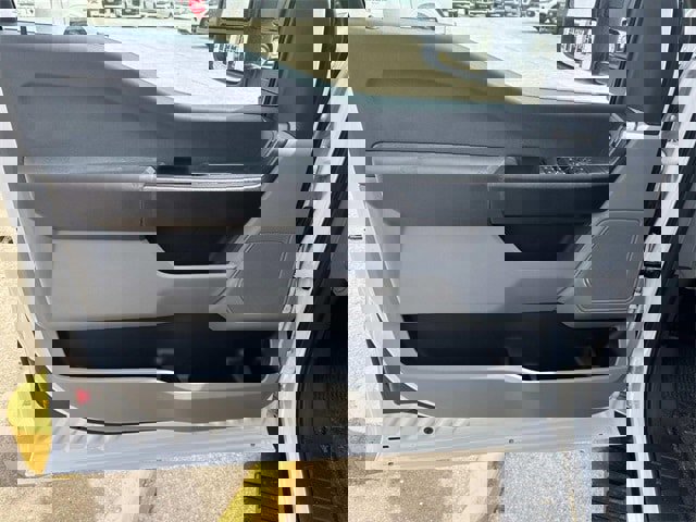 New 2025 Ford F550 4x4 SuperCab Super Duty image 17