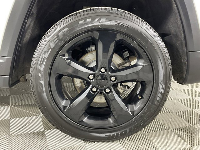 Used 2024 Jeep Grand Cherokee Altitude image 9