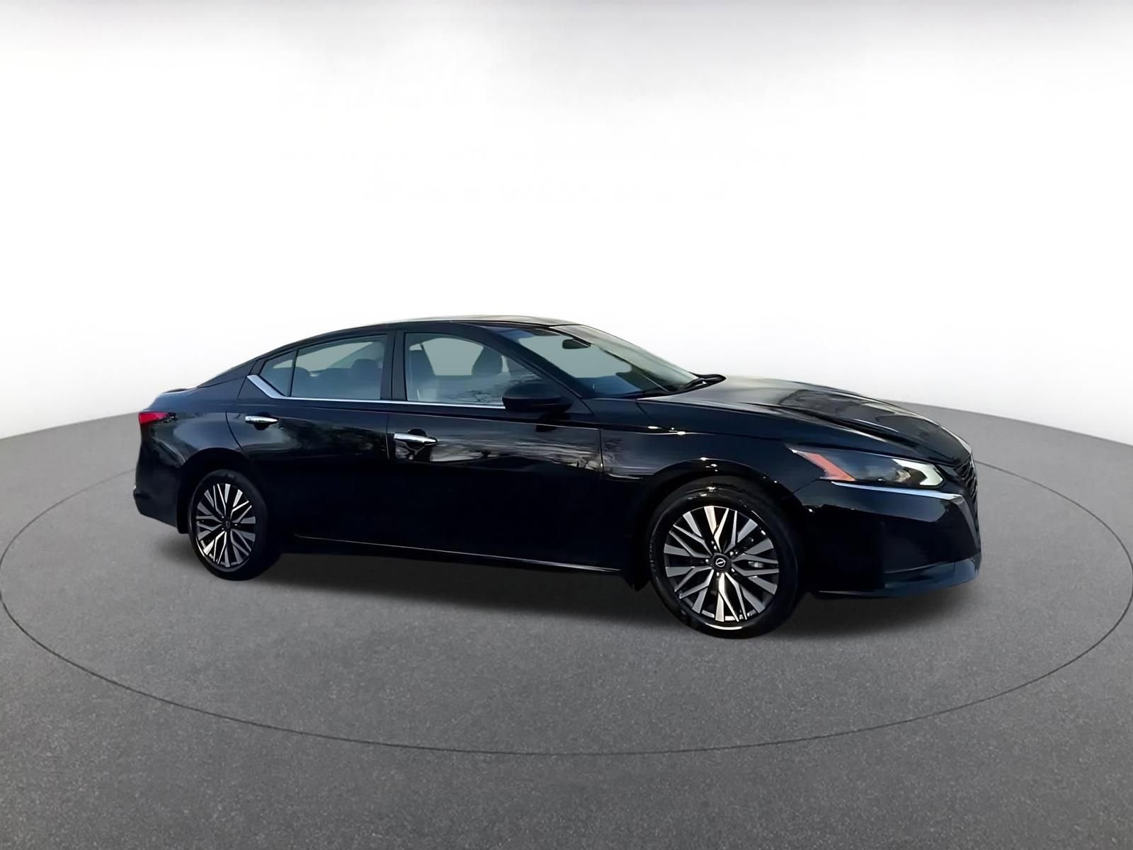 Used 2025 Nissan Altima 2.5 SV FWD video 2