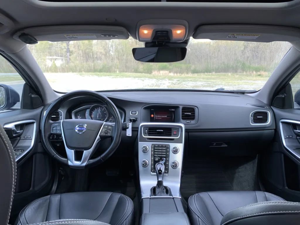 Used 2018 Volvo V60 T5 Dynamic w/ Vision Package image 10