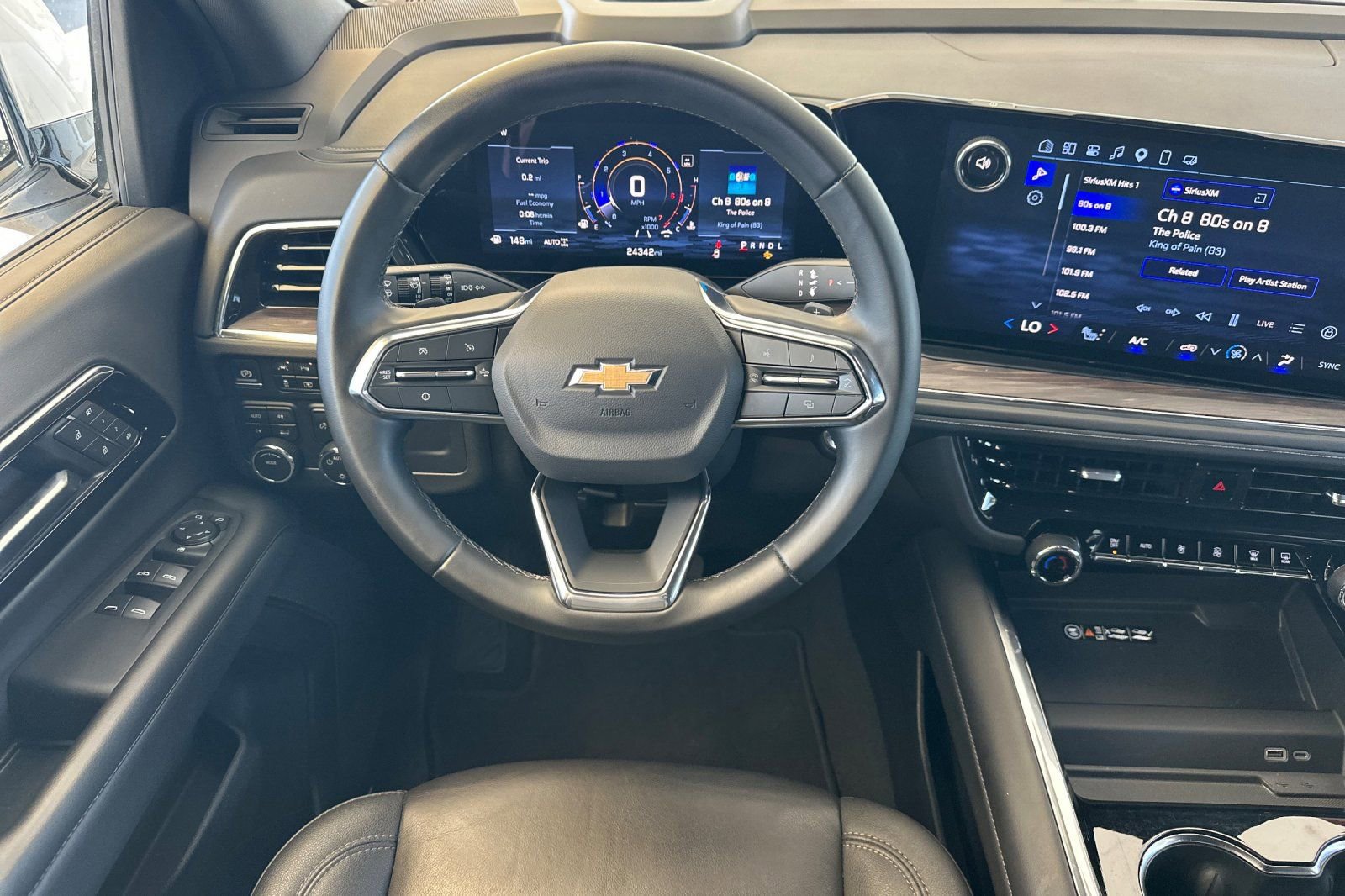 Used 2025 Chevrolet Tahoe LT AWD/4WD image 14