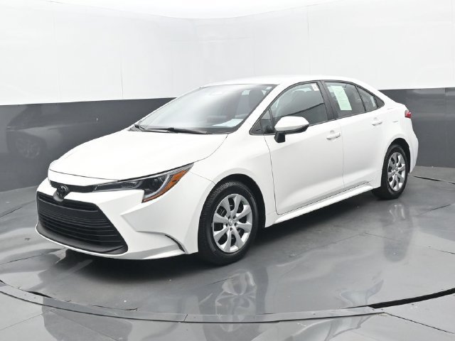 Used 2025 Toyota Corolla LE FWD image 23