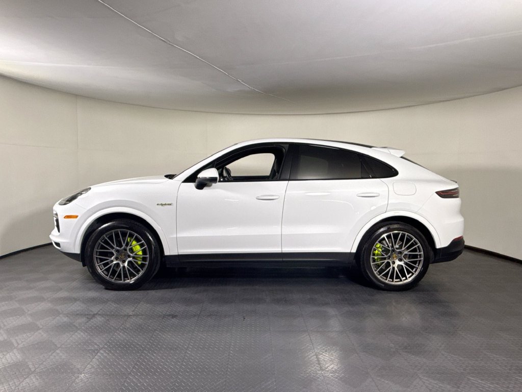Certified 2023 Porsche Cayenne Platinum Edition AWD/4WD image 2