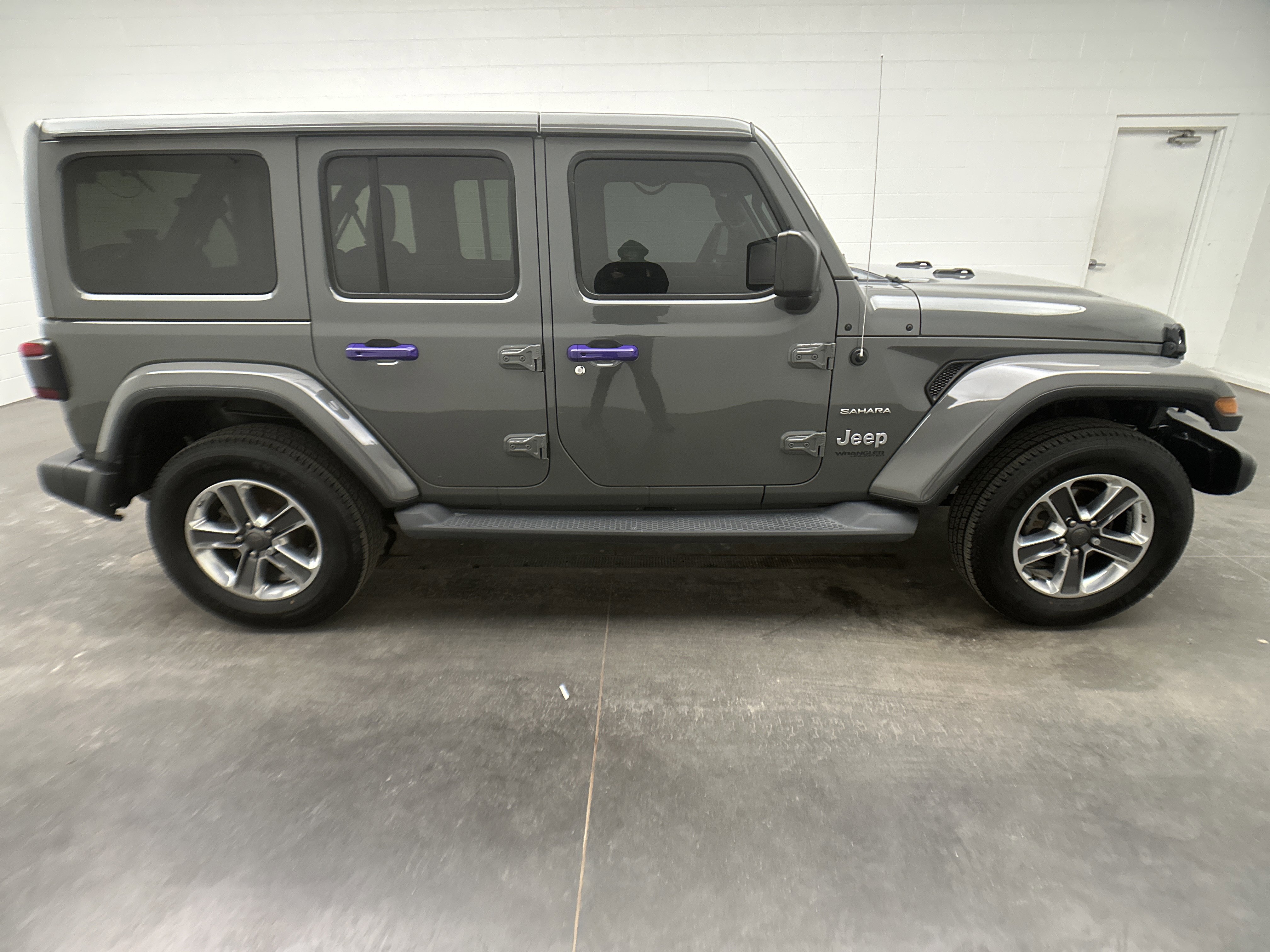 Used 2019 Jeep Wrangler Unlimited Sahara w/ Dual Top Group image 10