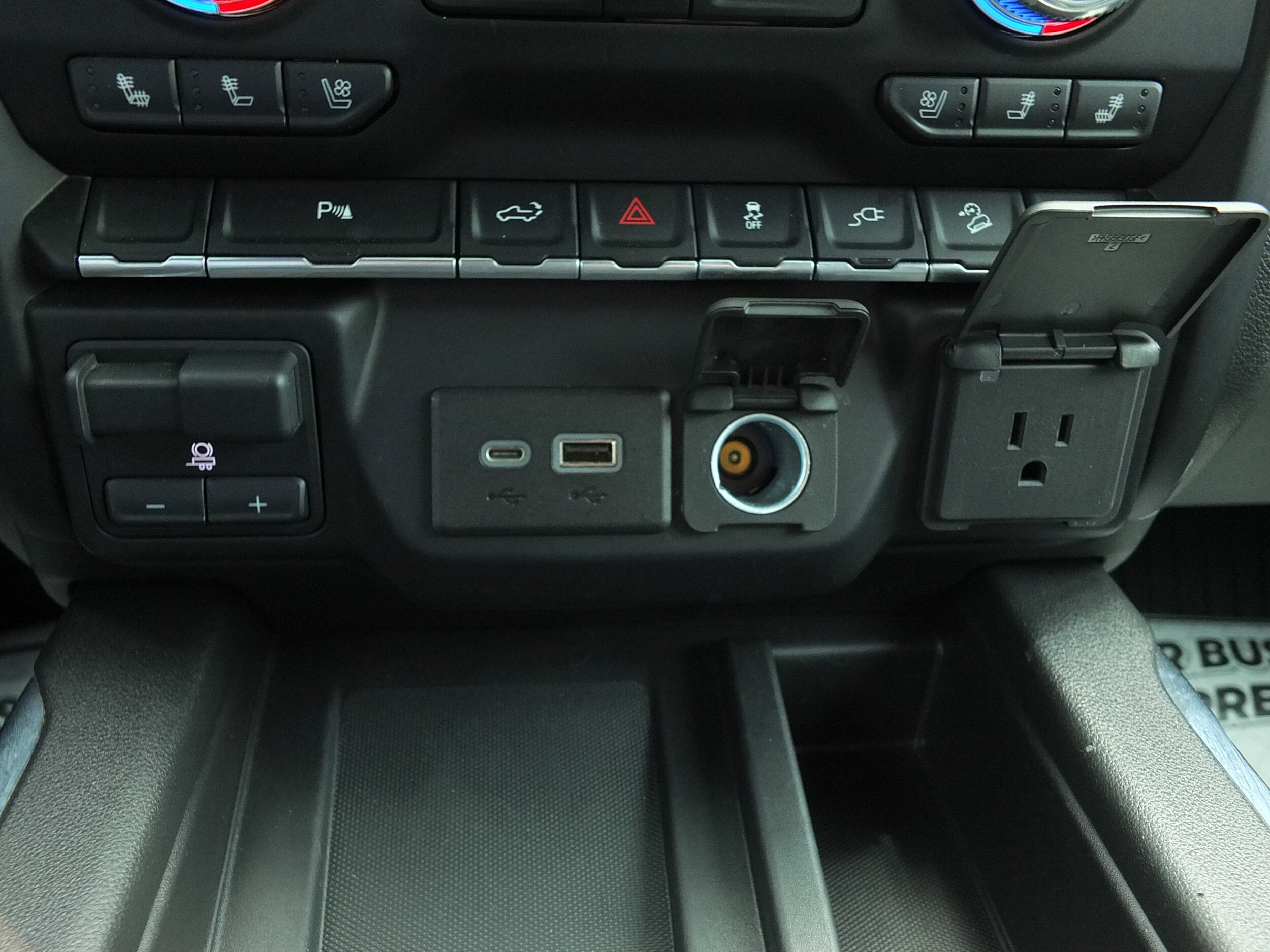 Used 2022 GMC Sierra 1500 Denali w/ Denali Premium Package AWD/4WD image 28