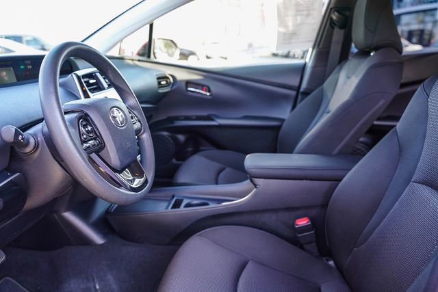 Used 2022 Toyota Prius LE image 18