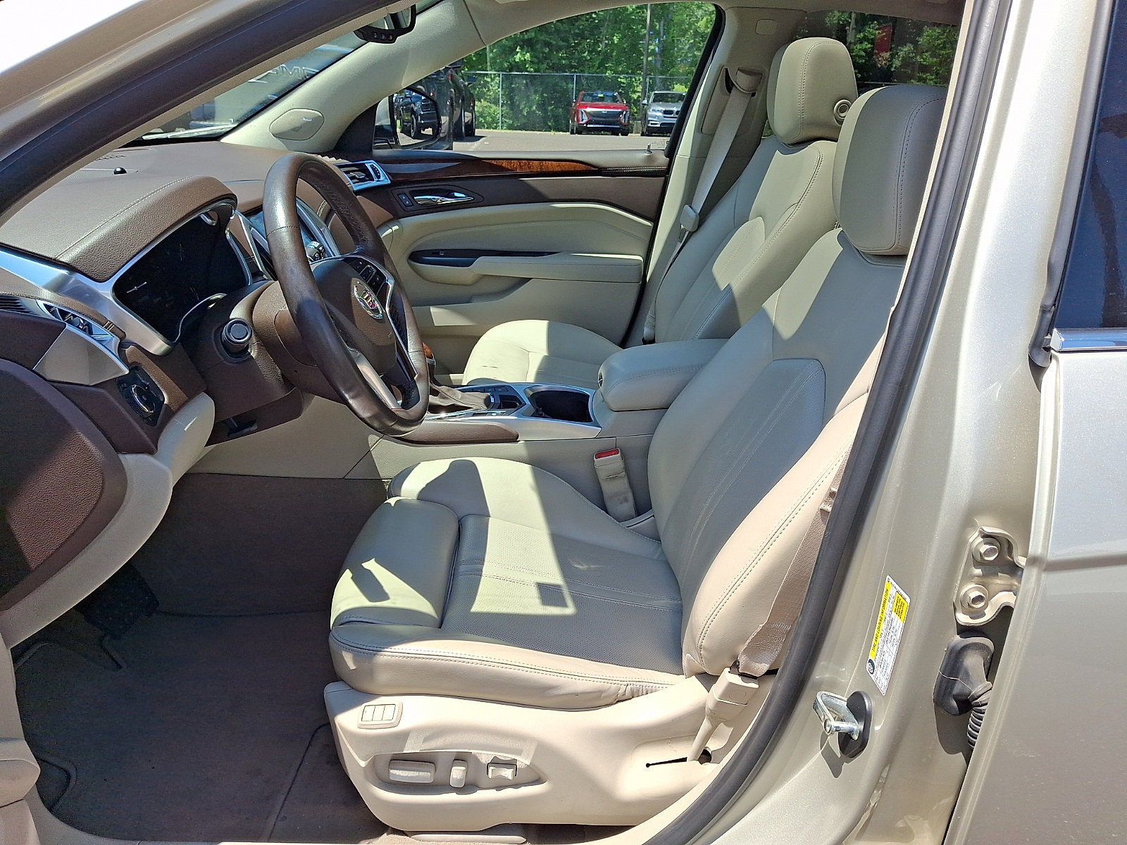 Used 2015 Cadillac SRX Luxury w/ Driver Awareness Package AWD/4WD image 14