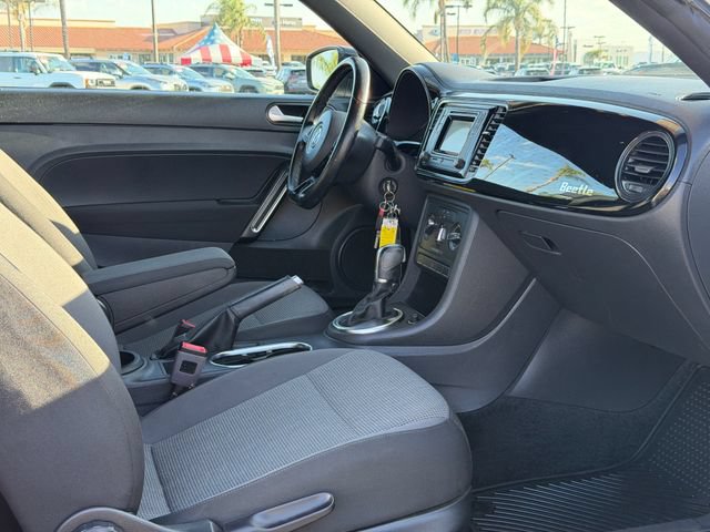 Used 2018 Volkswagen Beetle 2.0T S FWD image 18