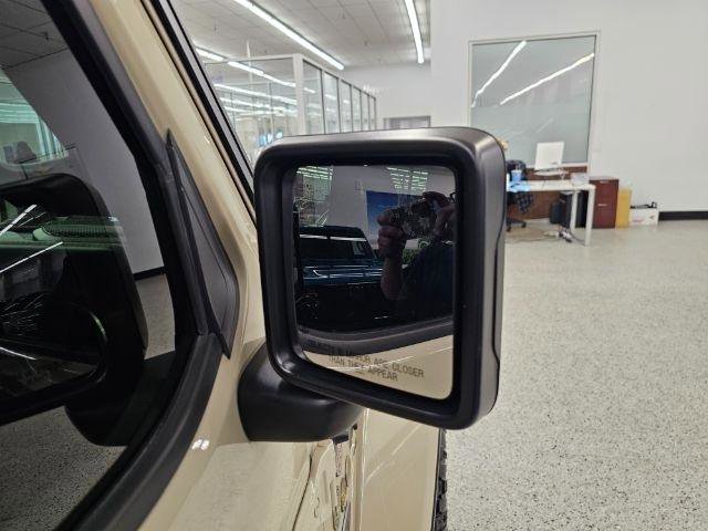 Used 2022 Jeep Gladiator Rubicon w/ Cold Weather Group AWD/4WD image 40