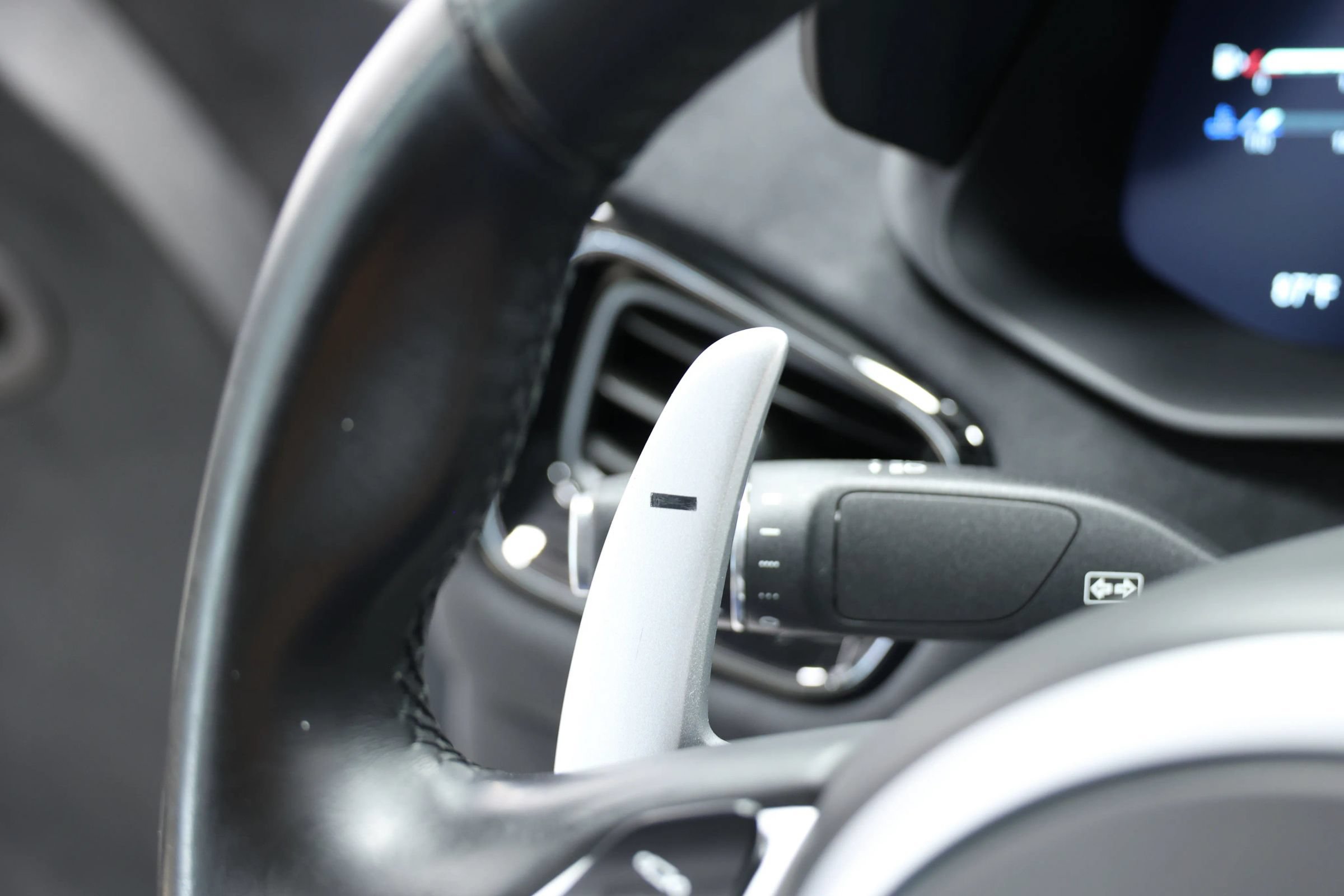 Used 2020 Aston Martin V8 Vantage Coupe RWD image 28