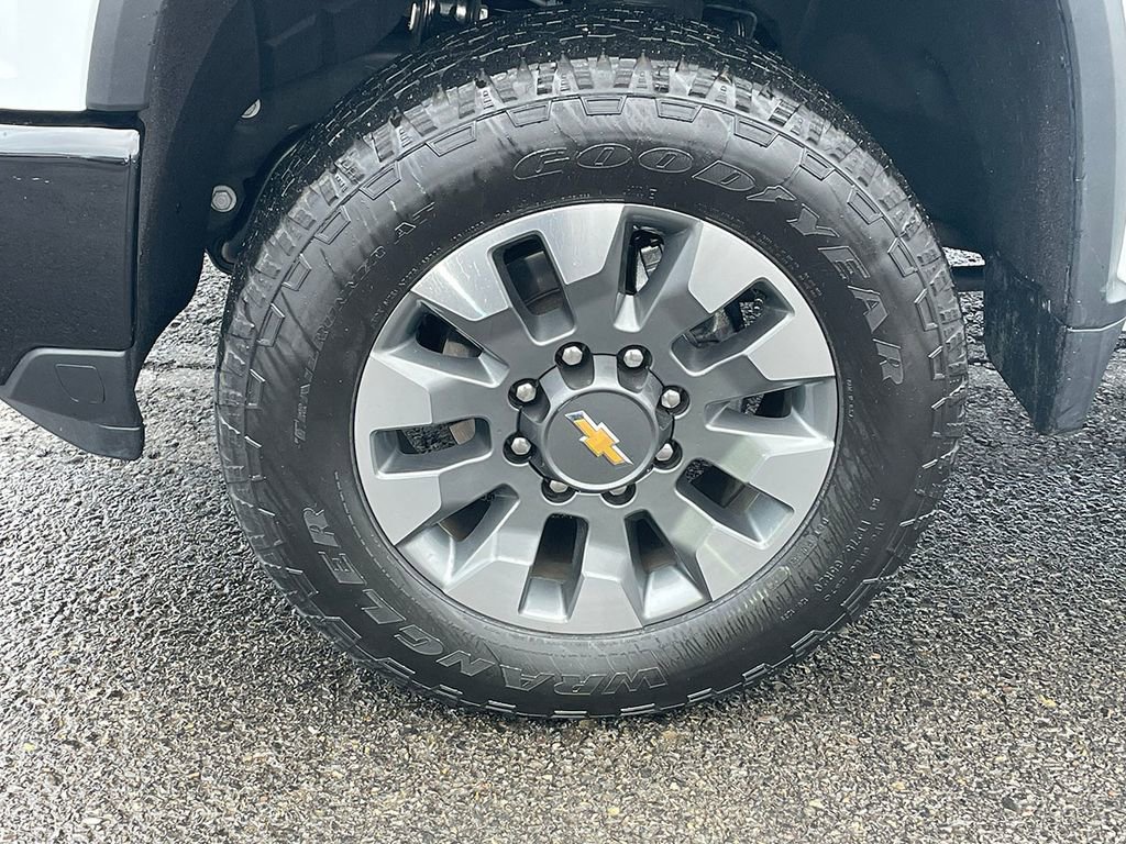 Used 2025 Chevrolet Silverado 2500 Custom w/ Custom Value Package image 36